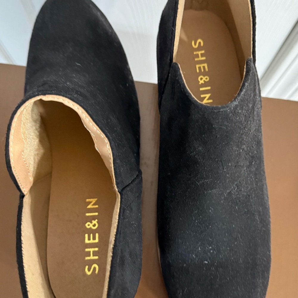 SHEIN Black Suede Loafers, size 8